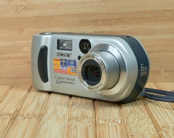 Vintage Sony Cyber-shot DSC-P71 3.2MP Digital Camera, 3X Optical Zoom, Made in Japan