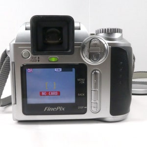 Fujifilm Finepix S3000 3.2MP Digital Camera, with 6x Optical Zoom, Made in Japan image 4