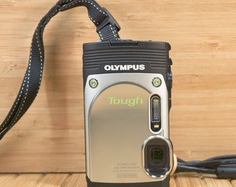 Olympus Stylus Tough TG-850 16 MP Digital Camera, Waterproof and Shockproof, Silver