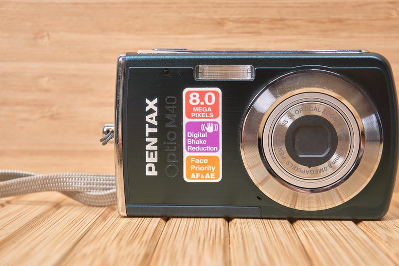 Pentax Optio M40 8.0MP Digital Camera, 3x Optical Zoom, Green image 4