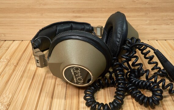 Vintage realistic headphones sales