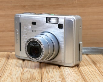 Pentax Optio S40 4MP Digital Camera, 3x Optical Zoom, Silver