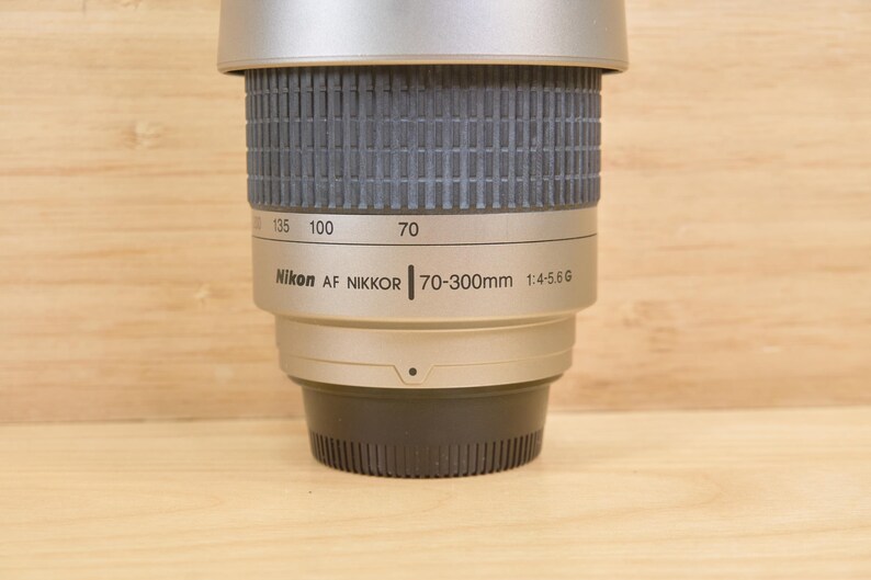 Nikon AF NIKKOR 70300mm 145.6 G Zoom Lens, With Lens Hood HB26