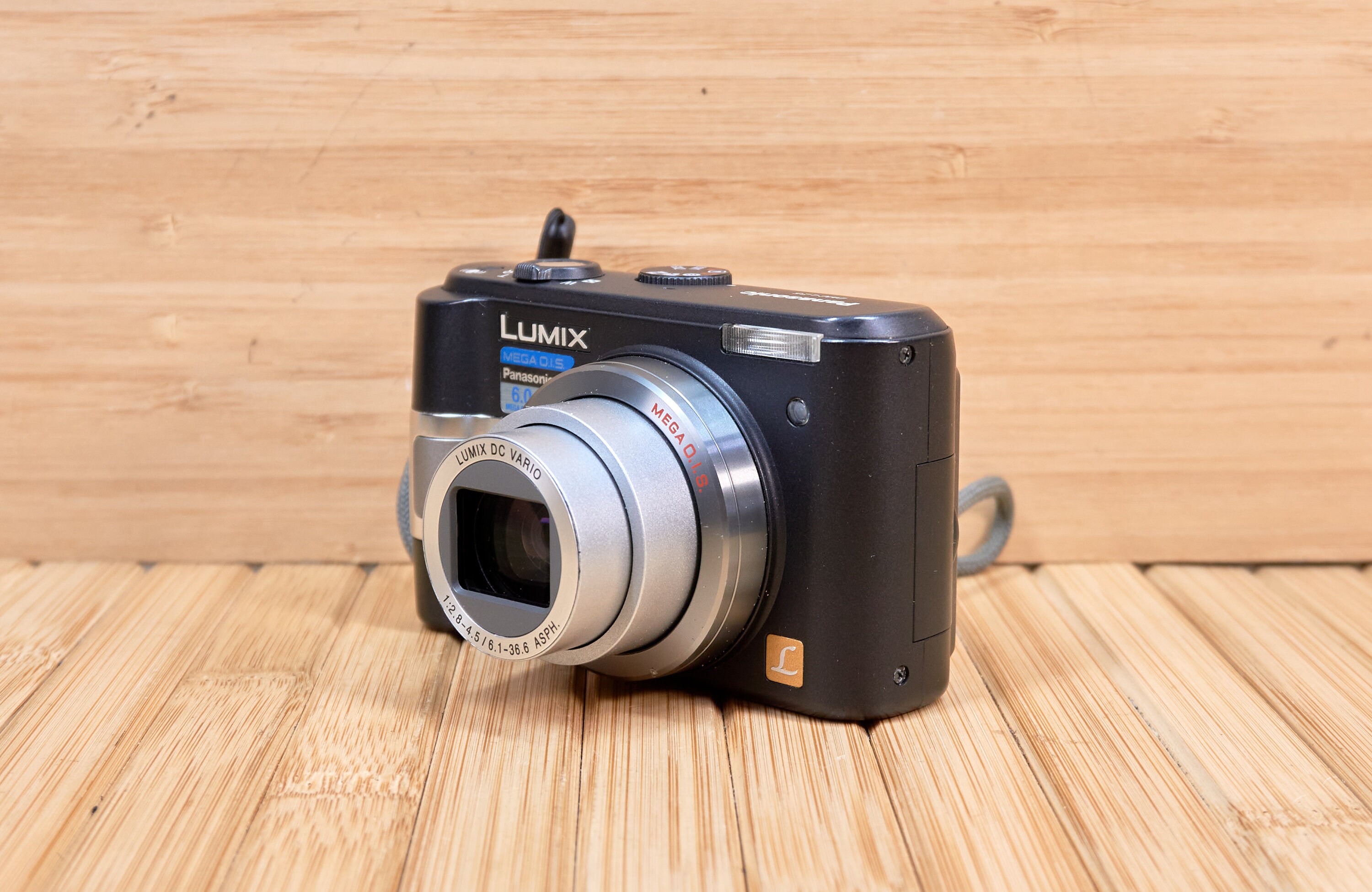 Panasonic LUMIX DMC-LZ5 6MP Digital Camera, 6x Optical Zoom, Image 