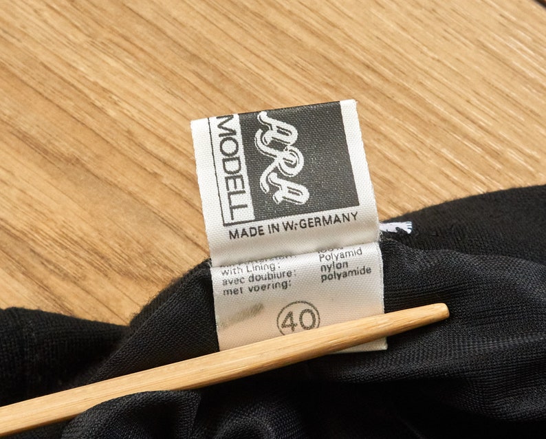 Made in West Germany 80s Wool ARA Modell A-line Knit Black Skirt Size M Midi Vintage