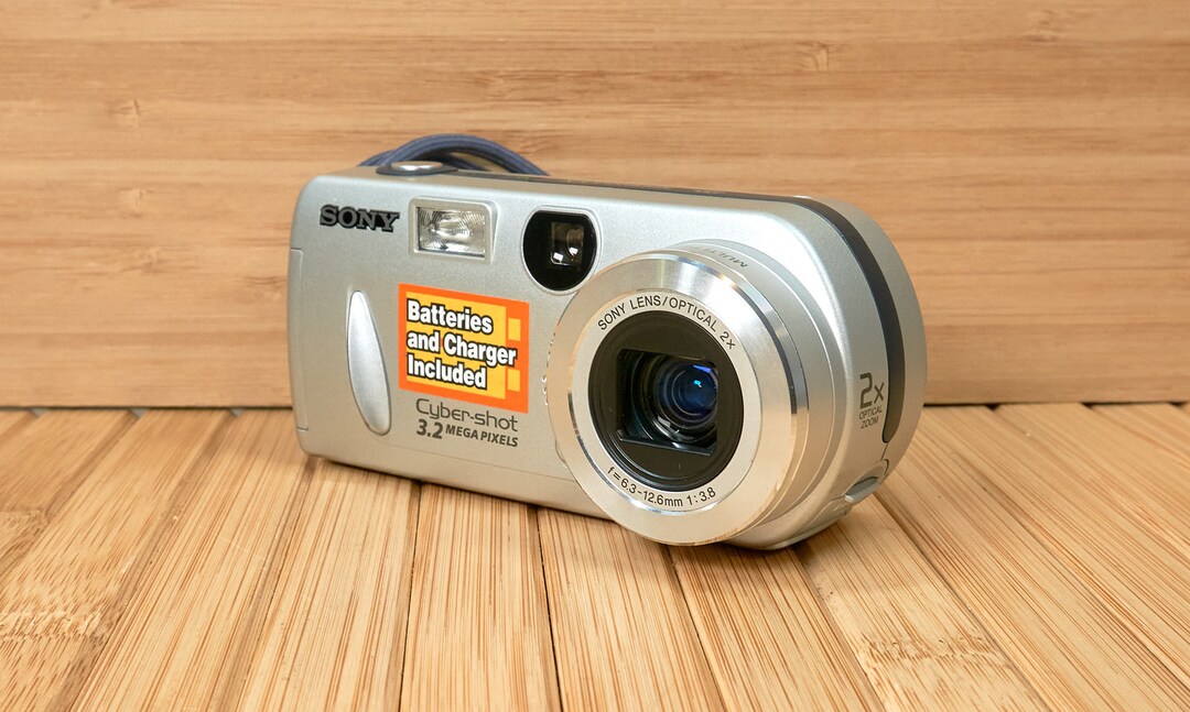 Vintage Sony Cyber-shot DSC-P52 3.2MP Digital Camera, 2X Optical Zoom ...