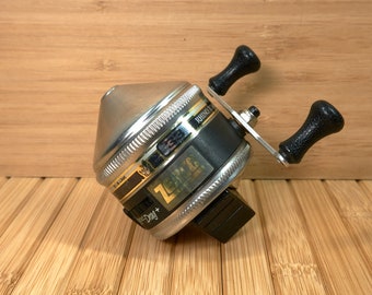 VINTAGE ZEBCO 33 Fishing Reel Rhino Tough Anti-Reverse, Bait Alert, USA  $9.99 - PicClick