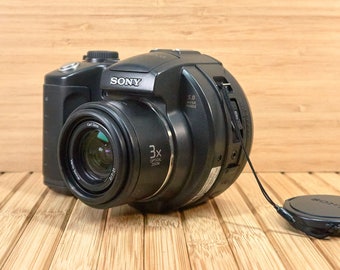 Sony MVC CD500 CD Mavica 5MP Digital Camera w/ 3x Optical Zoom, Made in Japan