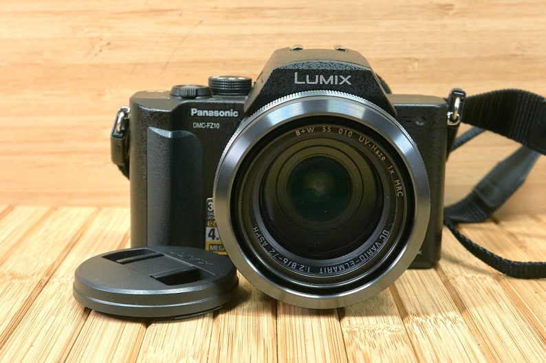 Panasonic Lumix DMC-FZ10 4MP Digital Camera, 12x Optical Zoom, Image Stabilization, Made in Japan image 3