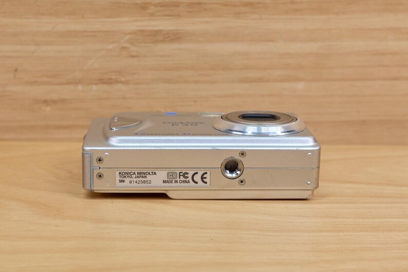 Konica Minolta Dimage E 40 4.0 MP Digital Camera With 3x Optical Zoom