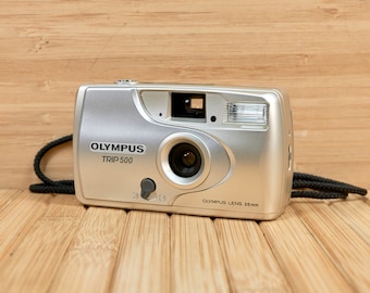 Cámara de película OLYMPUS Trip 500 de 35 mm de apuntar y disparar
