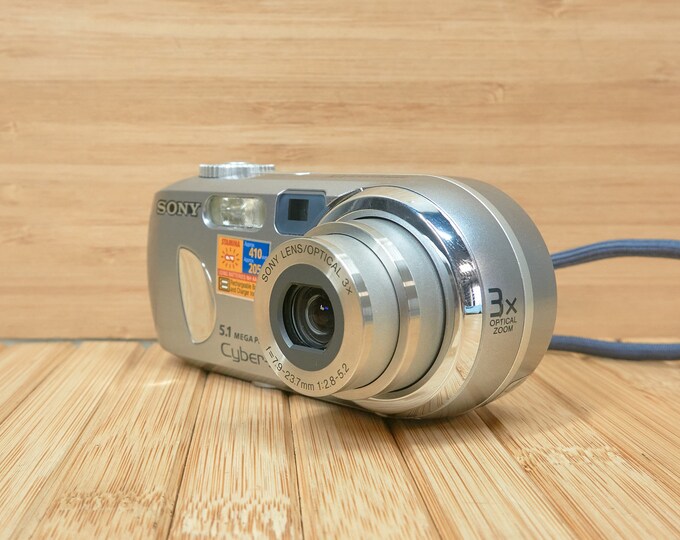 Sony Cybershot DSC P93A 5MP Digital Camera, 3x Optical Zoom, Made in