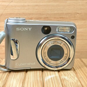 Sony Cyber-shot DSC-S60 4.1MP Digital Camera, 3X Optical Zoom, Made in Japan image 3