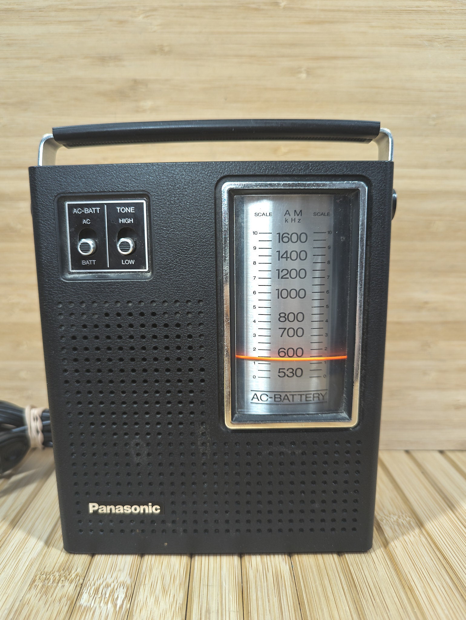 National Panasonic R-1019 Portable Pocket MW Radio Reciever