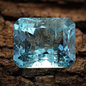 9.40 carat Aquamarine Rectangle Shape Loose Gemstone Faceted Gemstone AAA Quality Huge Aquamarine  Loose Gemstone 11x13 mm