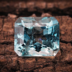 3.15  carat Aquamarine Rectangle Shape Loose Gemstone Faceted Gemstone AAA Quality Huge Aquamarine  Loose Gemstone 8.5x9.5mm