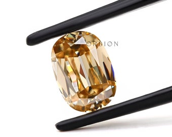 OMC Bar Culet Elongated Cushion Champagne Moissanite, Luźny Kamień Kolorowy
