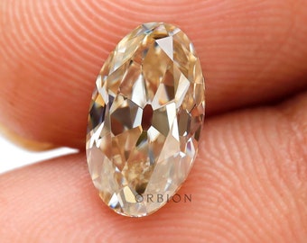 1,60 CT jasnoszampanowy owalny moissanit, stary kamień cięty luzem