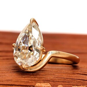 Bypass Engagement Ring, Bypass Diamond Ring, Champagne Diamond Ring, Pear Champagne Moissanite Ring, Light Champagne Ring, Bypass Moissanite Ring, Bypass Ring 10k, Old Mine Cut Pear Moissanite Ring, Old Cut Moissanite Ring, OMC Ring Antique, Old Cut Diamond Ring, Old Cut Jewelry, Antique Rings For Women, Vintage Moissanite Ring, Matte Finish Ring, Matte Gold Ring, Brushed Matte Ring, Antique Ring Gold