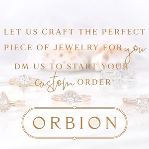 Puede incluir: Un fondo blanco con texto dorado que dice "LET US CRAFT THE PERFECT PIECE OF JEWELRY FOR YOU DM US TO START YOUR CUSTOM ORDER ORBION". Hay cinco anillos de oro con diamantes sobre una superficie blanca.