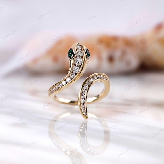 Shine Bright With These 10 Stunning Gold Rings – Perfect for Engagements,  Weddings, & Everyday Wear – Kisna