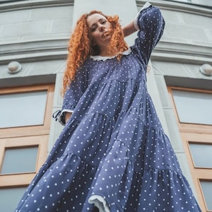 Blauwe Peter Pan-jurk met stippen, gelaagde midi-jurk, geplooide jurk met lange mouwen, retro vakantiejurk dames