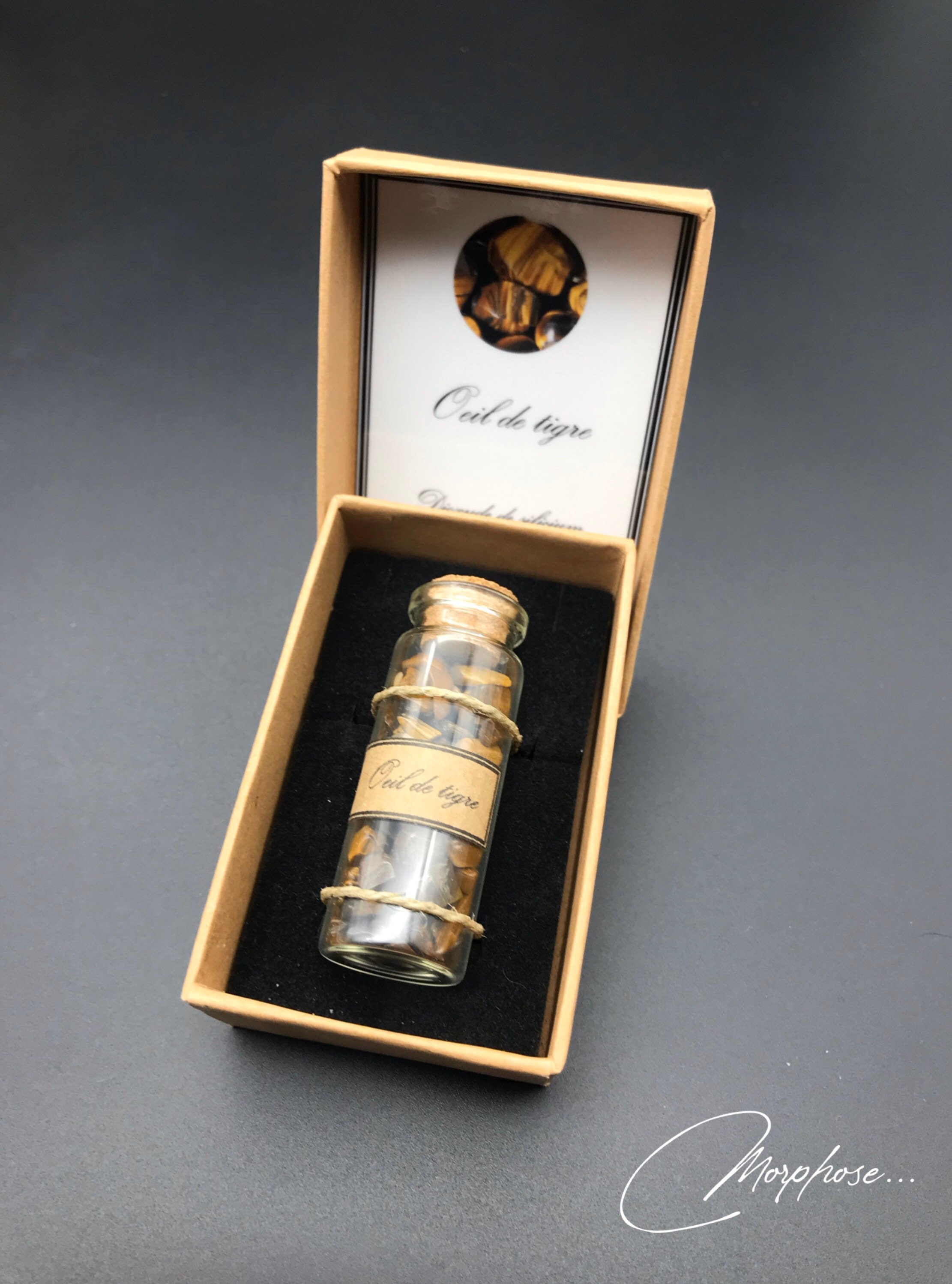 Petite Fiole de Verre Remplie d'oeil Tigre en Coffret. Décoration Pour Cabinet Curiosités