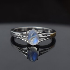 Gorgeous Oval Moonstone 925 Sterling Silver Rios London Gemstone Ring. Unique Birthday, Anniversary or Wedding Present
