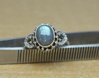 Labradorite Boho Ring, Solid 925 Sterling Silver Ring, Handmade Ring, Handcrafted Ring, Natural Labradorite Gemstone Ring, Silver Boho Ring