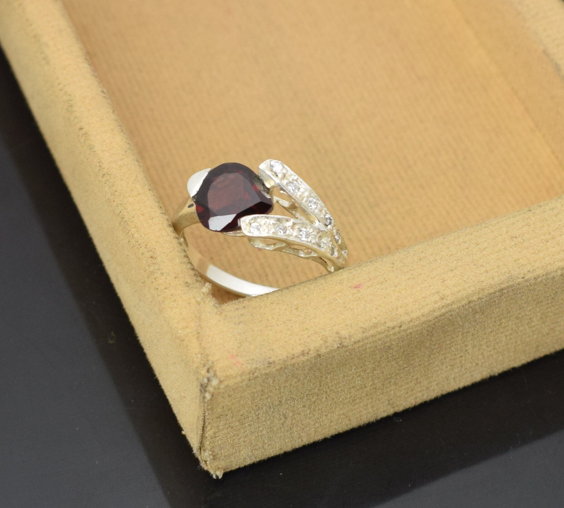 Anello regalo di fidanzamento in argento sterling 925 granato rosso Anello regalo di fidanzamento in argento sterling 925 granato rosso