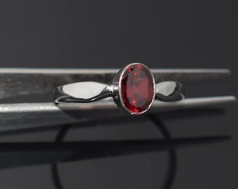 Garnet Ring,Birthday Gift Idea,Engagement Ring,Rings And Love,Friendship Ring,Garnet Ring,Gift for her,Silver Ring,January Birthstone