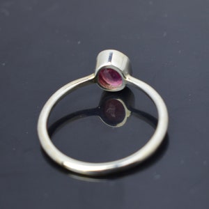 Anillo simple rubí!! Anillo de rubí ovalado, anillo diminuto rubí, anillo simple rubí, anillo de plata rubí, imagen 4