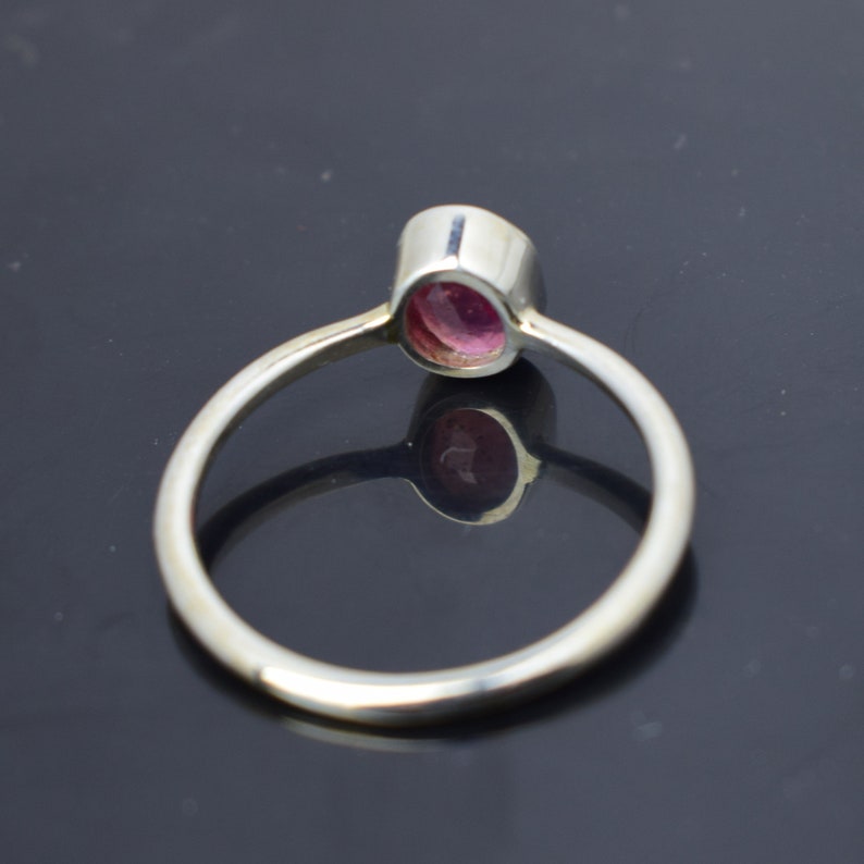 Anillo simple rubí!! Anillo de rubí ovalado, anillo diminuto rubí, anillo simple rubí, anillo de plata rubí, imagen 4
