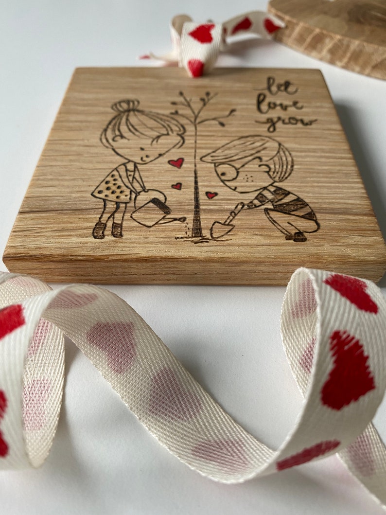 Quadretto Love in Legno, Idea Regalo San Valentino, Regalo Innamorati Legno, Esserci Scritta, Let Love Grow, Decorazione in legno immagine 6