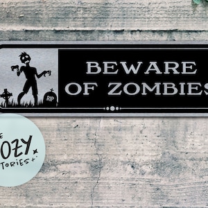 Custom Beware of Zombies-bord: grappige Halloween-metalen plaquette