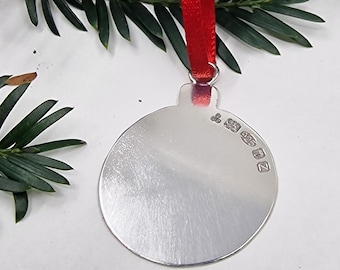 Adorno navideño de plata de ley hecho a mano: decoración para árbol con sello distintivo.