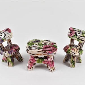 Conjunto miniatura de mesa e 2 cadeiras