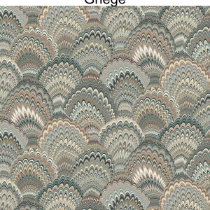 K&ouml;nnte beinhalten: Ein nahtloses Muster aus &uuml;berlappenden, wirbelnden und konzentrischen Kreisen in Braunt&ouml;nen, Beige, Grau und Teal. Das Muster &auml;hnelt einer Reihe &uuml;berlappender F&auml;cher.