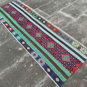Vintage Turkish Runner Rug: Organic Cotton Wool Hallway Rug (1’6 x 5 ft)