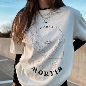 Umbra Mortis Hunt Athalar Shirt Crescent City Lunathion Book Boyfriend Tee SJM Merch