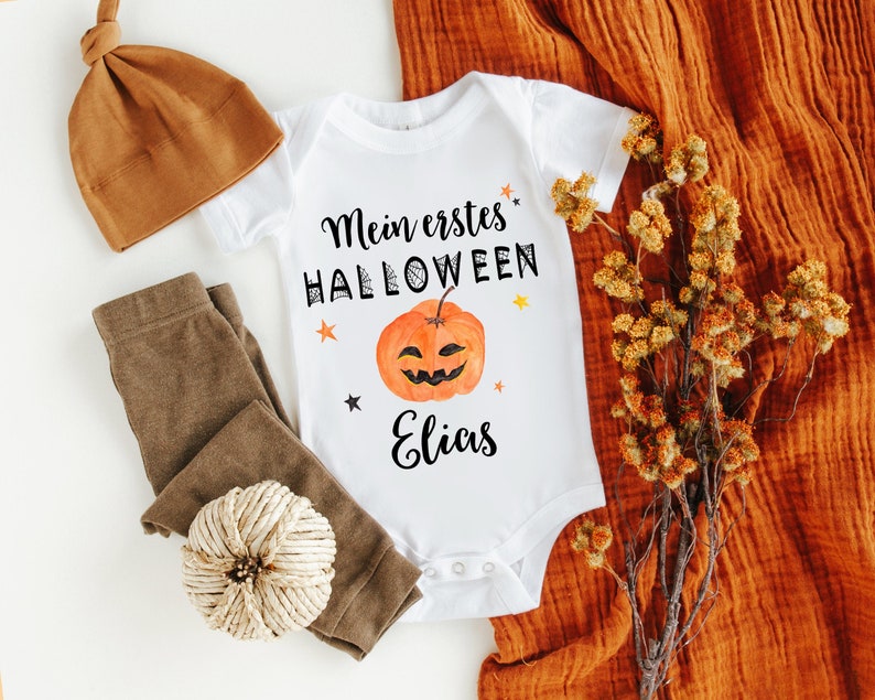 Mein erstes Halloween Baby Kostüm Halloween Body personalisiert mit Namen Halloween Baby Body Strampler Halloween Verkleidung Mädchen Junge Bild 1