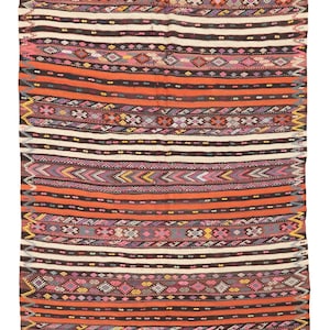 Embroidered Vintage Turkish Kilim Rug - 6.5 x 9.7