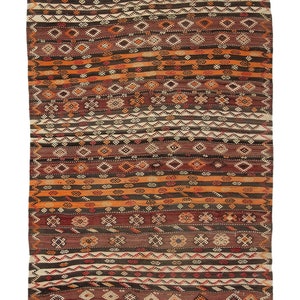 Embroidered Vintage Kilim Rug - 6.9 x 9.6