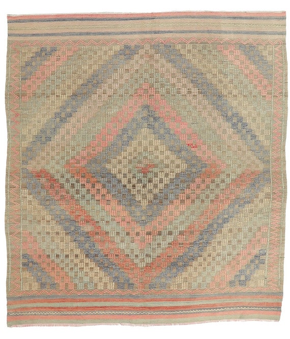 ヴィンテージキリム Faded Vintage Embroidered Kilim Rug - 6.2 X 7.7 - Etsy