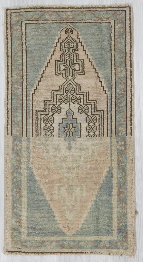 ラグ・カーペット vintage mini rug Abstract Vintage Mini Decorative Rug 1.4 X 1.4 Ft - Etsy Canada