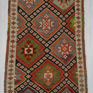 Embroidered small Turkish kilim rug 2.5 x 3.11 ft