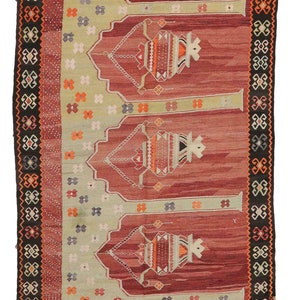 Vintage Turkish Prayer Kilim Rug - 5.3 x 9.6