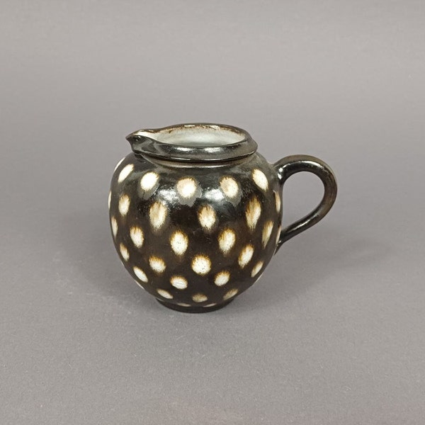 Kleiner Keramik Krug / Milchtopf - Studiokeramik von Monika Maetzel, Hamburg - 50er Jahre - Mid-Century Ceramic Jug - H. 9,5 cm (3.7")