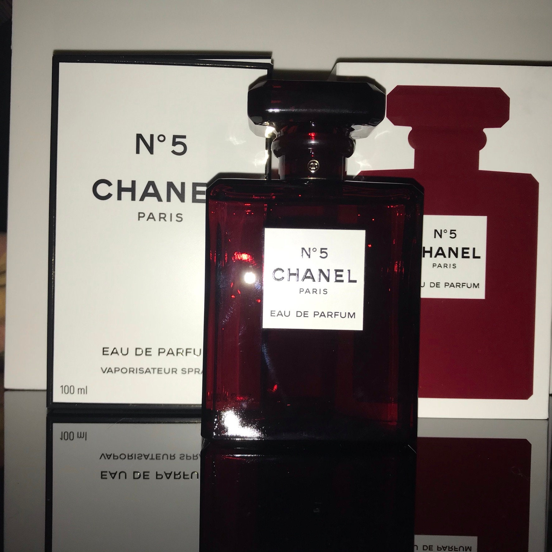 chanel perfume l' eau rouge comes with box