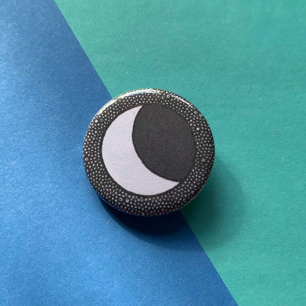 Crescent moon button badge 25mm safety pin back